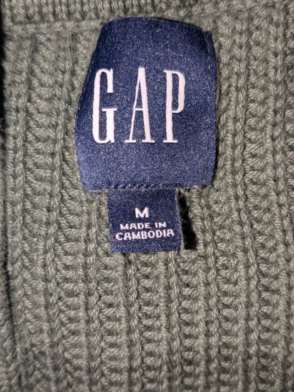 GAP Cardigan - Picture 4 of 4